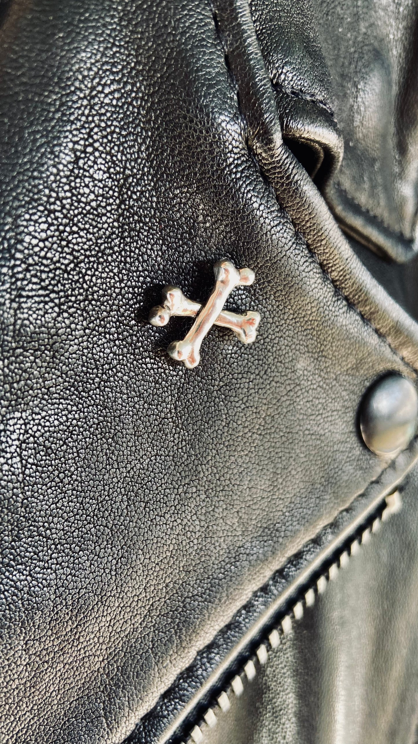 Crossbones Pin