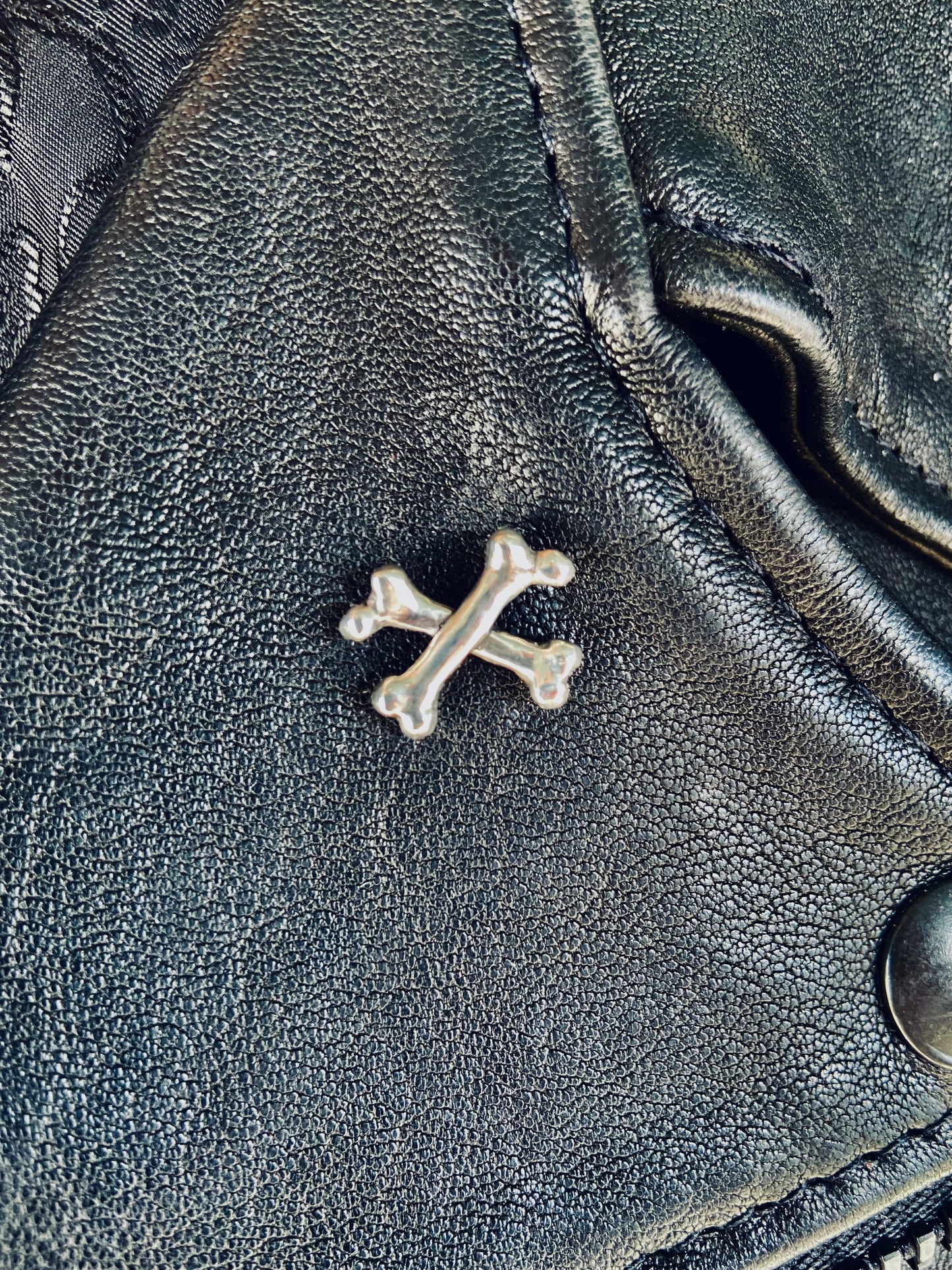 Crossbones Pin